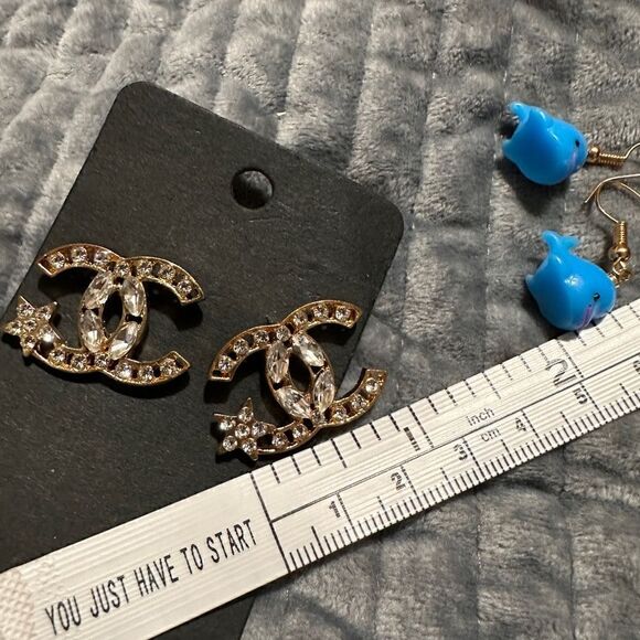 Blue whale & Gold Earrings, Monogram Sparkle (NWT
Statement, Crystal Dia… - Picture 8 of 17